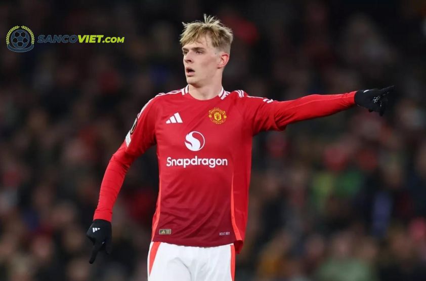 Toby Collyer ghi điểm khi Manchester United đánh bại Rangers.