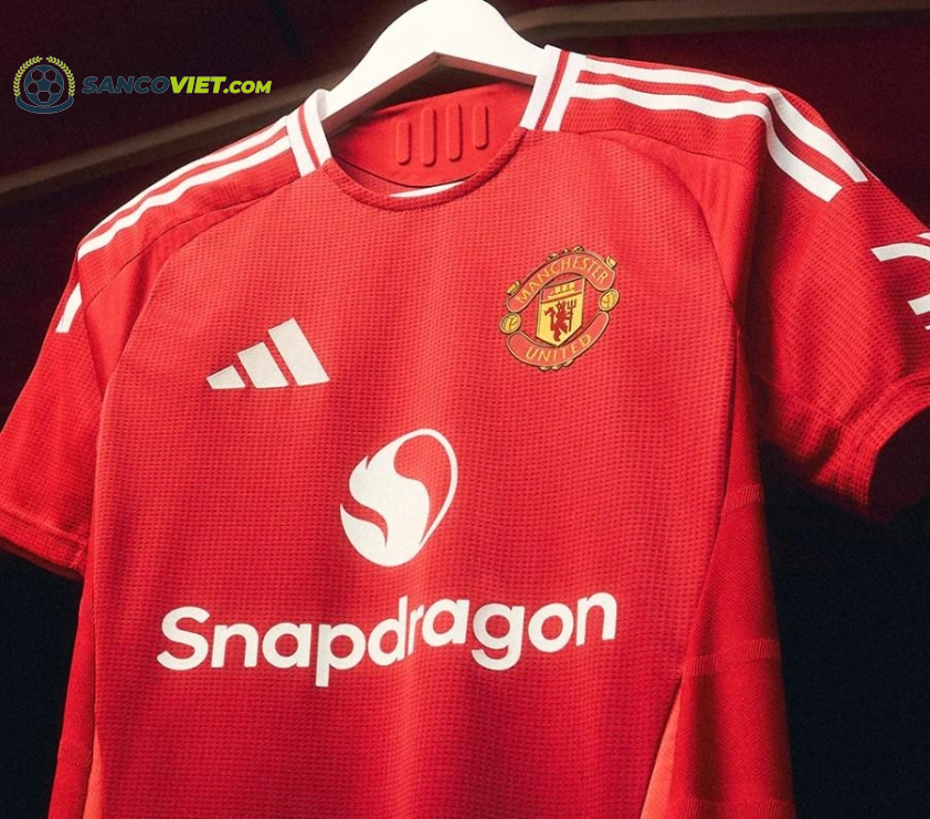 Snapdragon vẫn là nhà tài trợ chính của Manchester United.