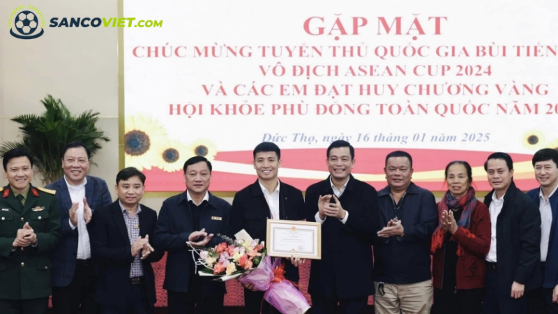 Nghĩa cử cao đẹp của Bùi Tiến Dũng sau khi được vinh danh